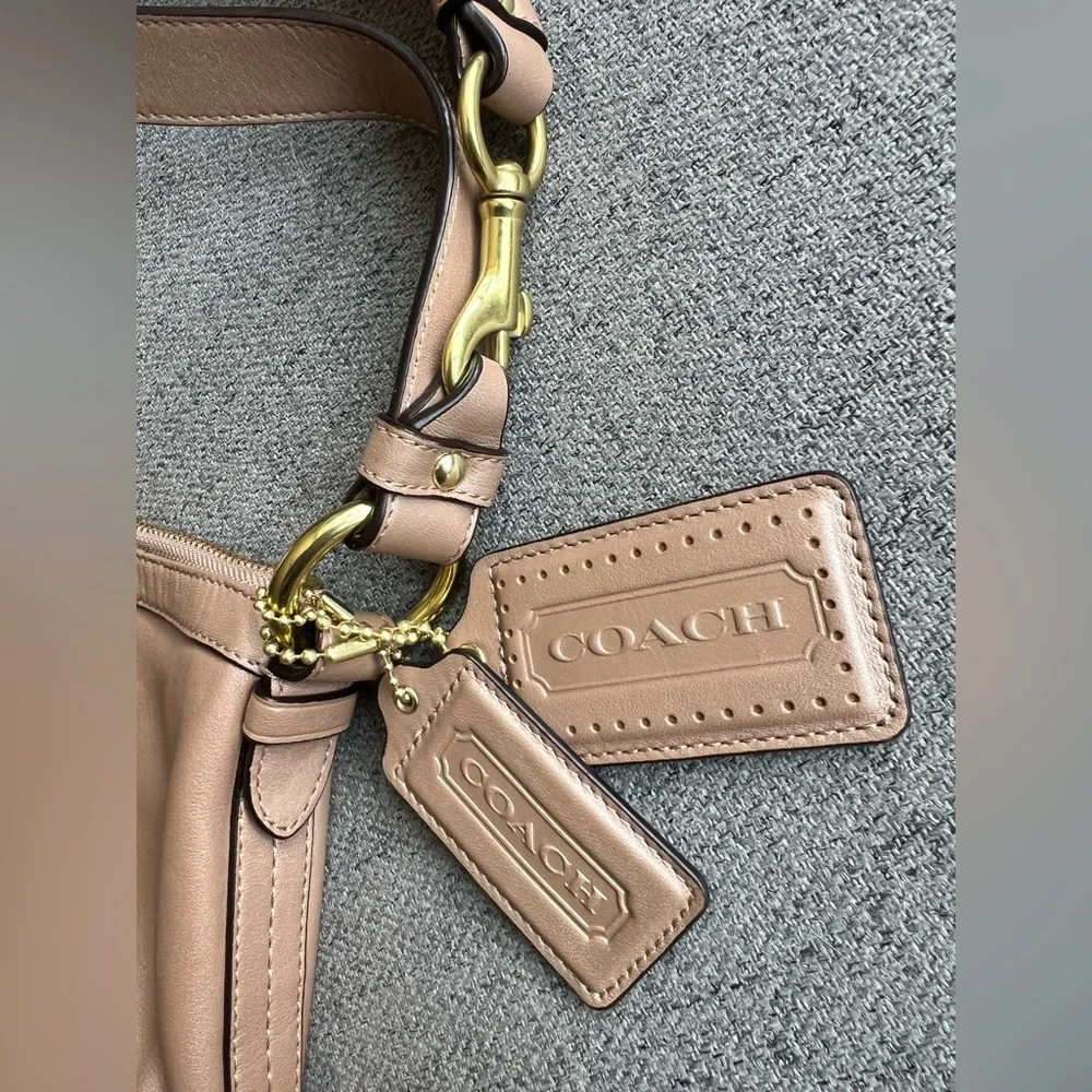 Coach East West Convertible strap Leather Shoulder bag